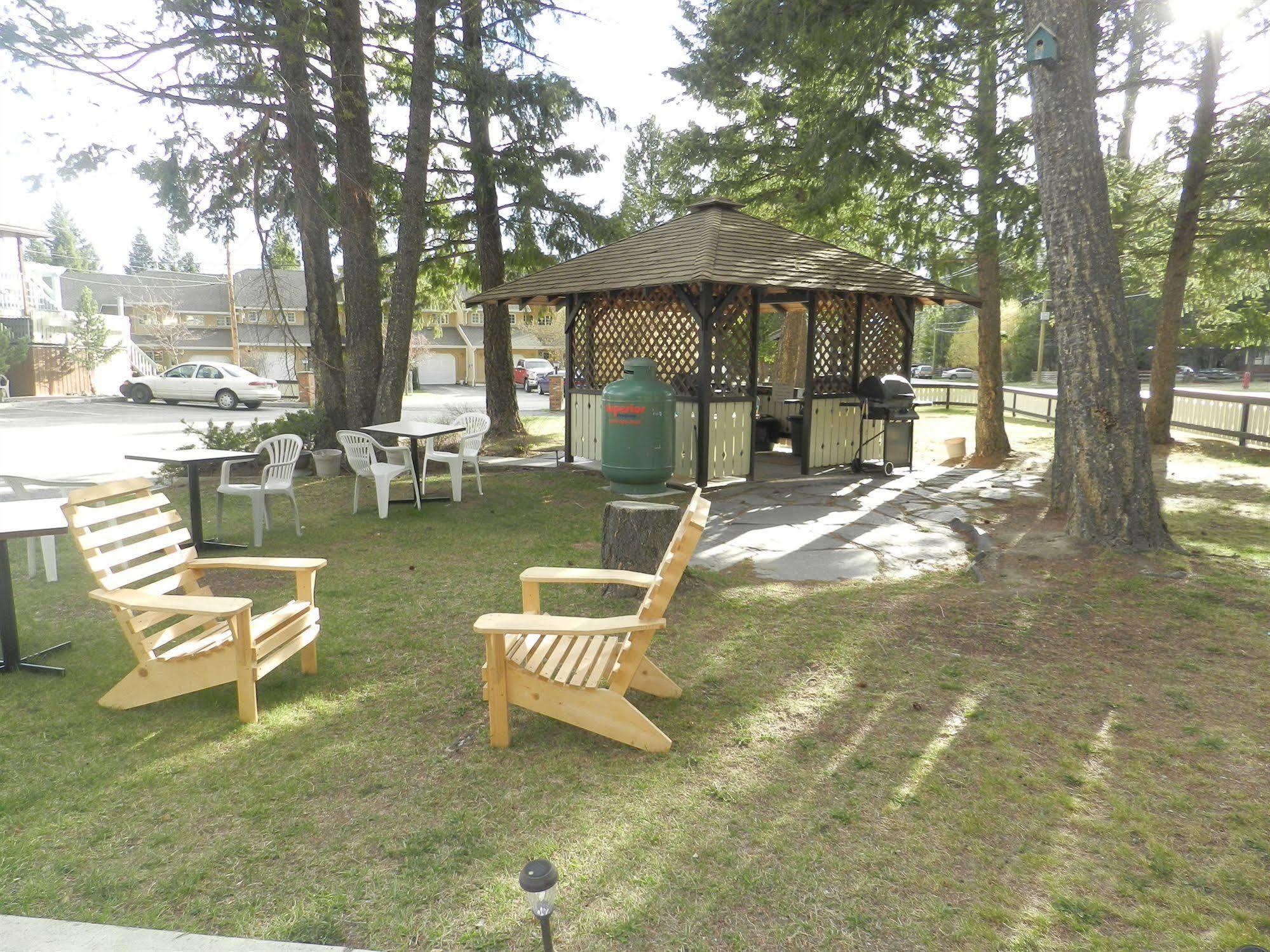 Motel Bavaria Radium Hot Springs Kültér fotó